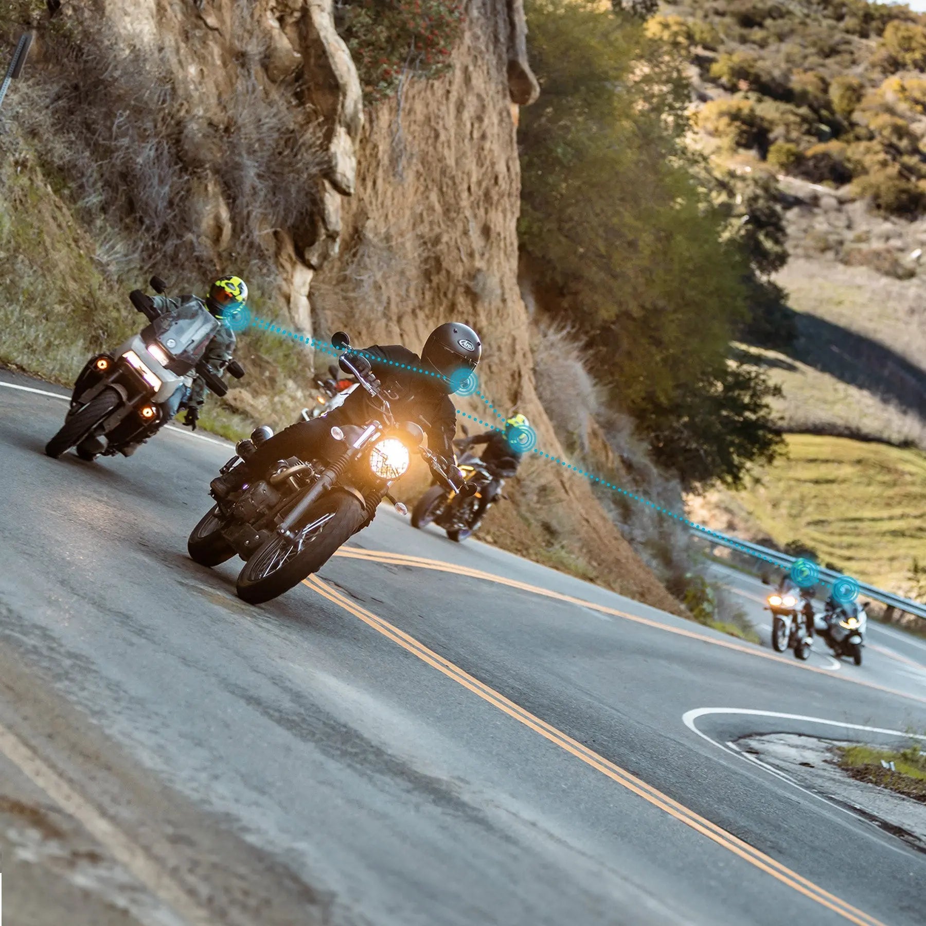 Cardo Packtalk Edge – Motorrad Mesh Intercom mit Air-Mount