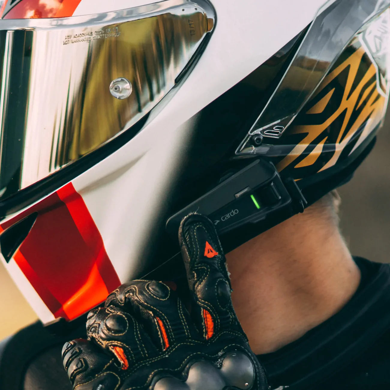 Cardo Packtalk Neo – Motorrad Mesh Intercom für bis zu 15 Fahrer