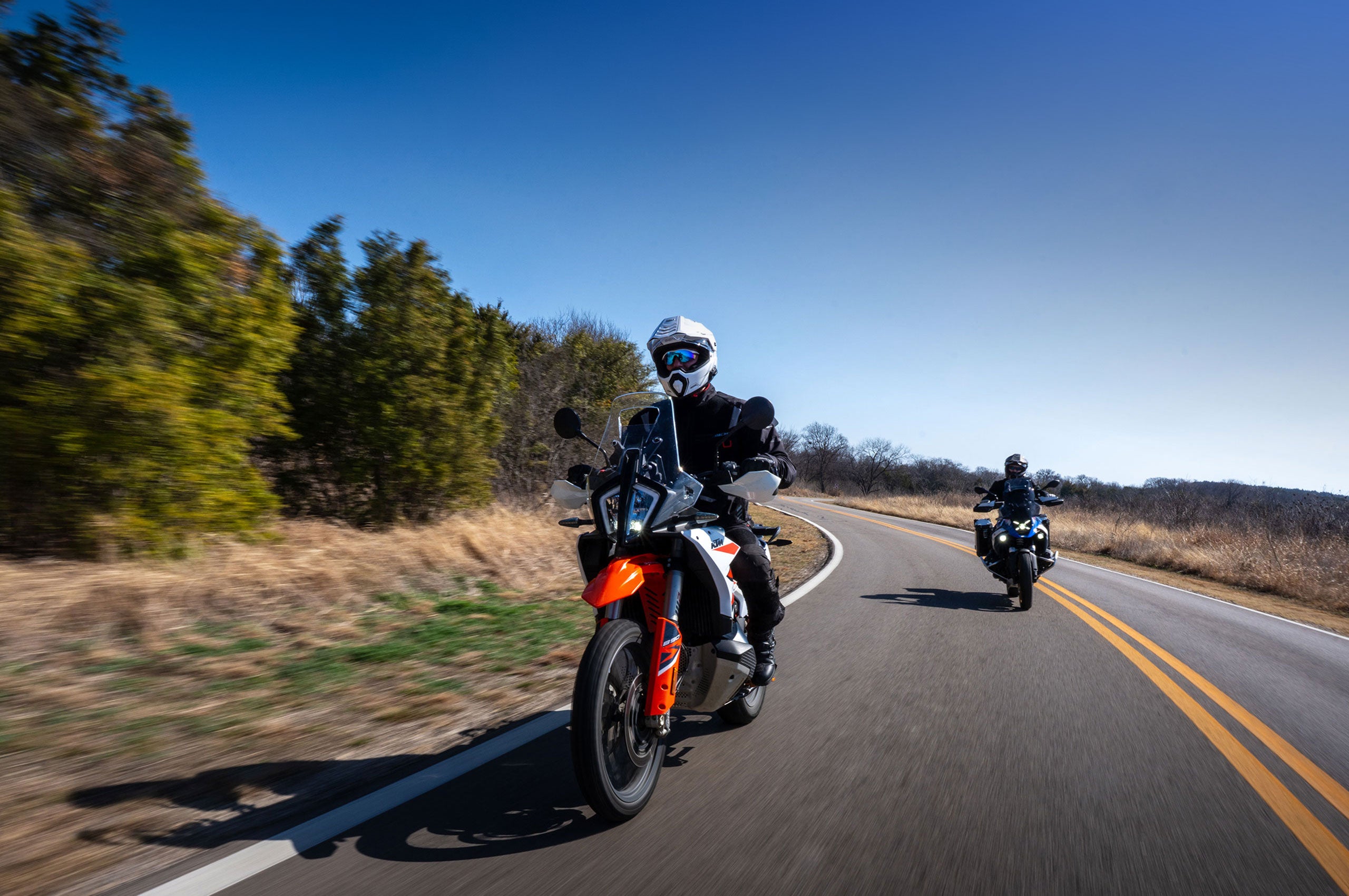 Sena Outlander – Adventure Smart-Helm mit Mesh 3.0, Wave Intercom & LED-Bremslicht